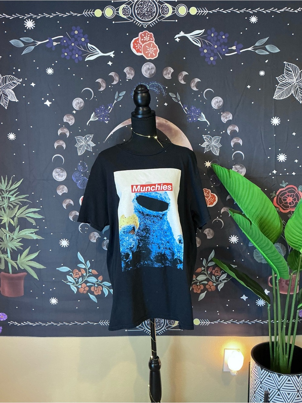 Cookie Monster ‘Munchies’ Men’s Tee 💙🖤